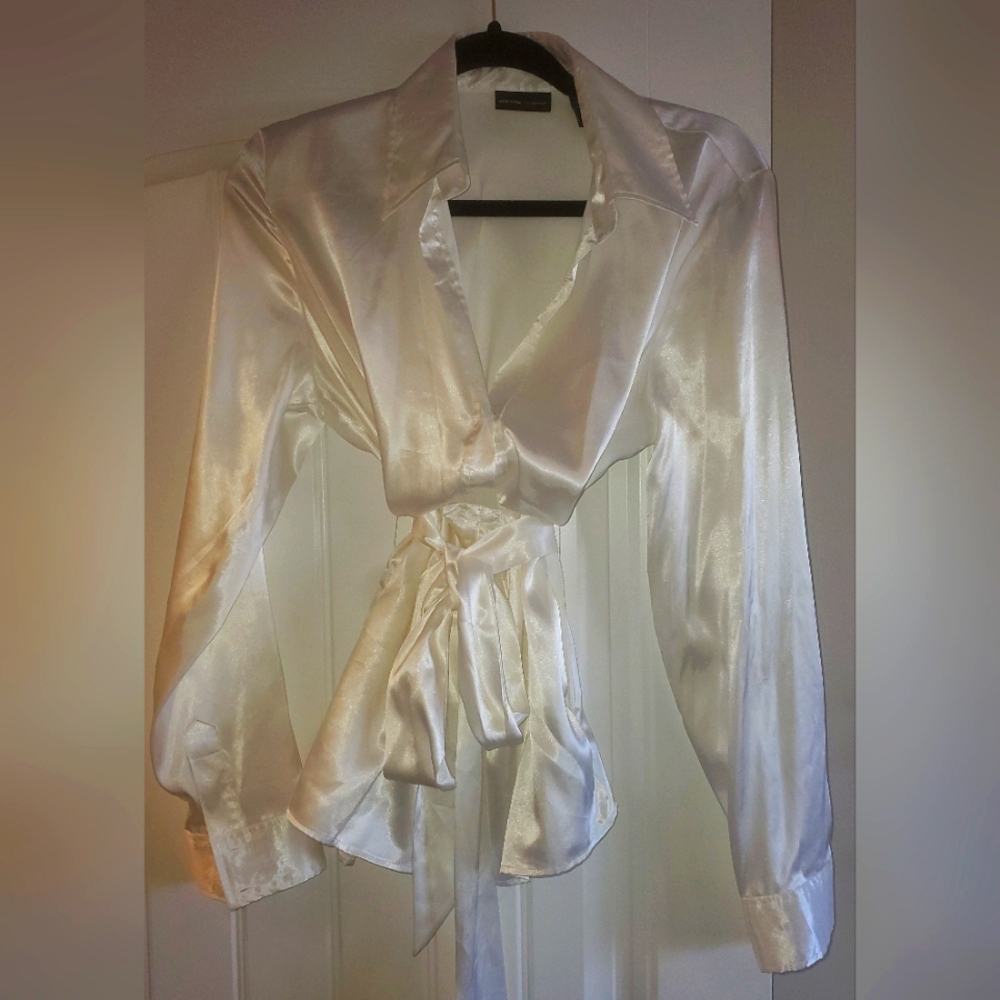 Women's white satin top